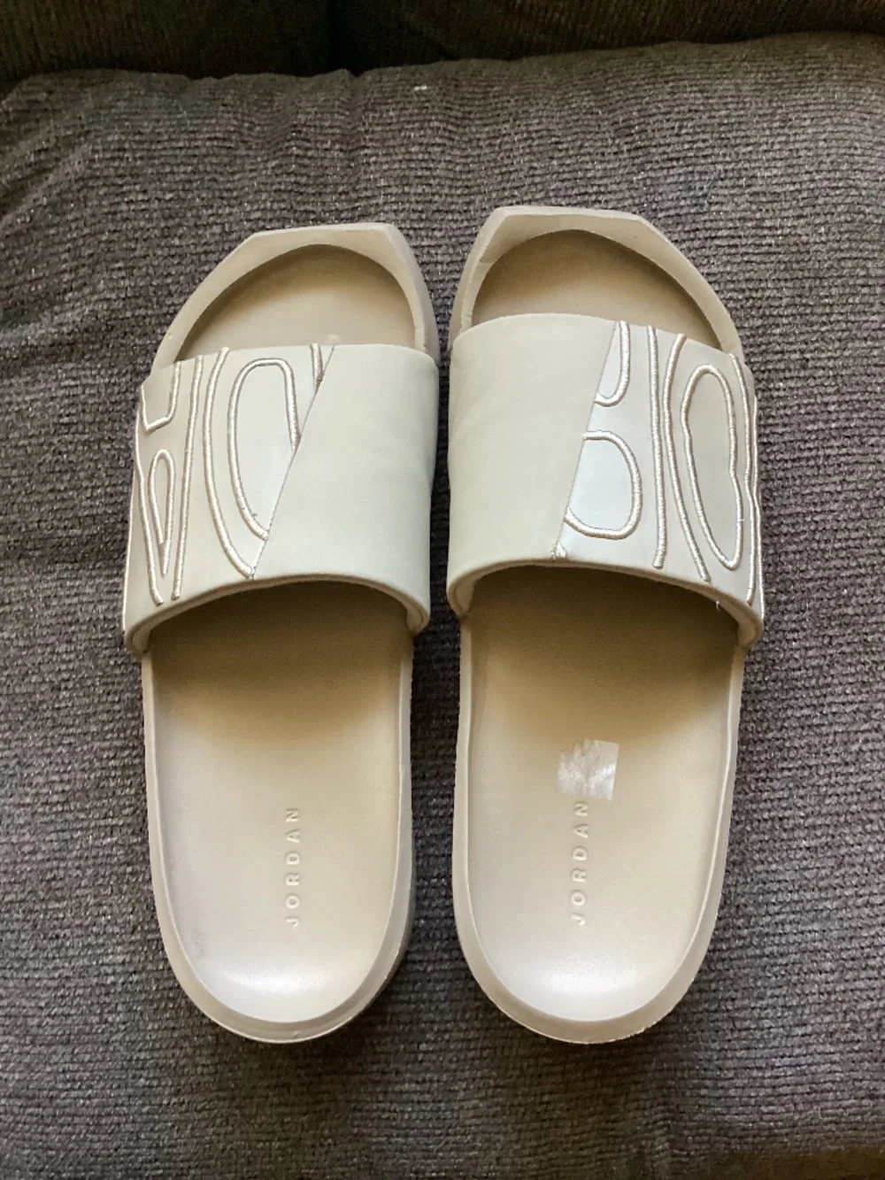 Woman’s Air Jordan Beige Slides - Picture 1 of 7
